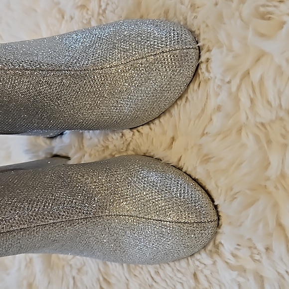 Madden Girl Glitter Fab Silver Sparkle Booties size 6.5, like new, without box - Picture 5 of 12